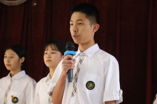 国旗下讲话——向校园欺凌说“不”